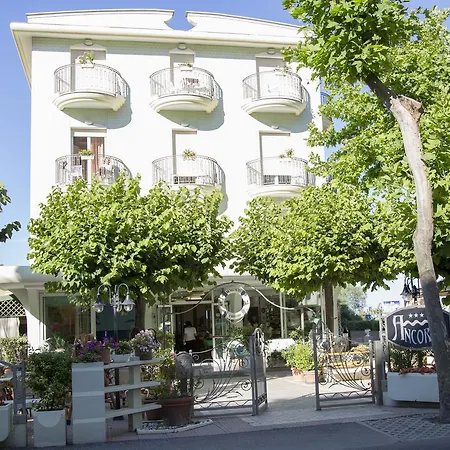 Hotel Ancora 3*