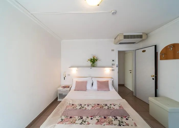 ホテル Ancora リミニ